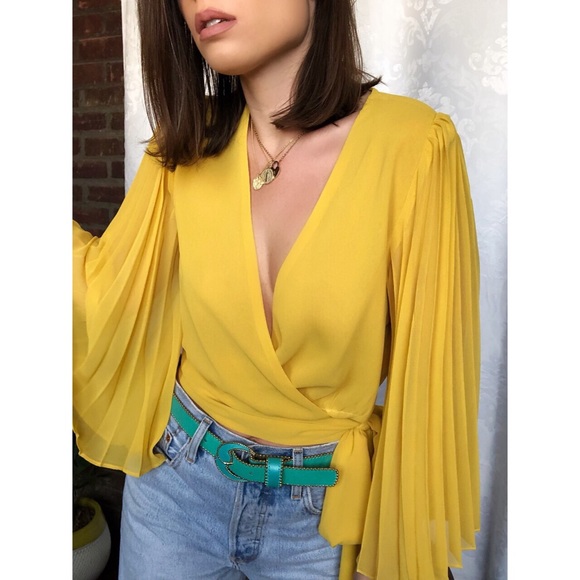 🆕Lauren Marigold Yellow Pleated Sleeve Wrap Top - Picture 7 of 8